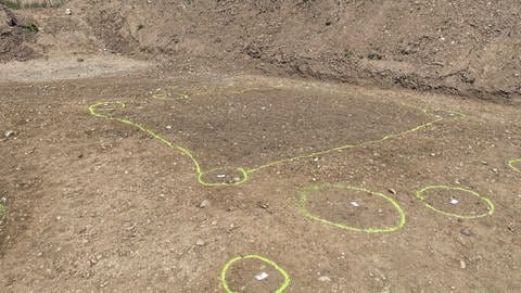 Archäologen graben alte Siedluingesreste bei Beuren aus (Foto: SWR, Marlene Fuchs)