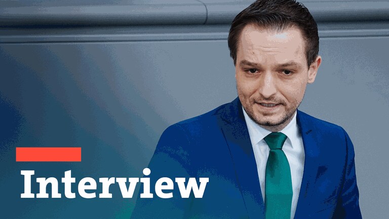 FDP-Politiker Benjamin Strasser in einem Montage-Bild: Interview (Foto: dpa Bildfunk, picture alliance/dpa | Kay Nietfeld)