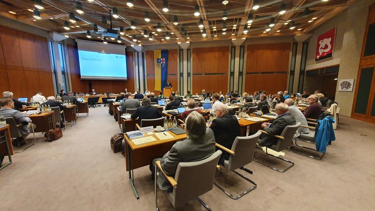 Der Haushaltsentwurf wird im Kreistag vorgebracht (Foto: SWR, Friederike Fiehler)