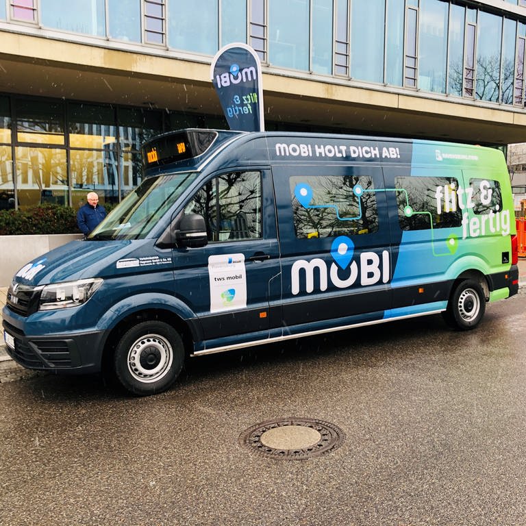 Ein Kleinbus, der in Ravensburg auf Bestellung kommt und mit einer App gebucht werden kann. (Foto: SWR, Moritz Kluthe)