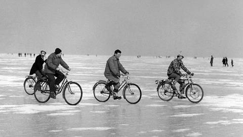 Der zugefrorene Bodensee 1963 (Foto: dpa Bildfunk, picture alliance/KEYSTONE)