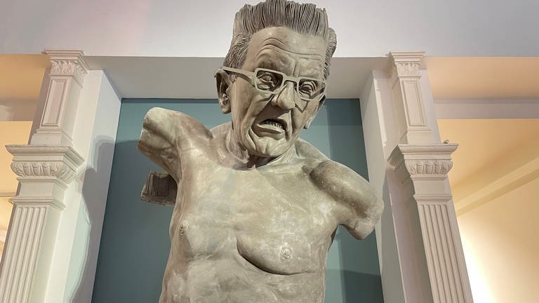 Skulptur von Ministerpräsident Kretschmann