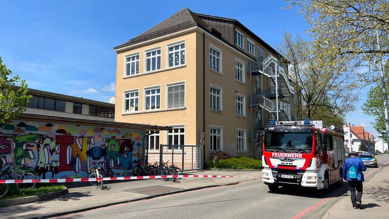 Einsatz der Feuerwehr an der Zeppelin-Realschule Singen (Foto: SWR, Martina Meisenberg)