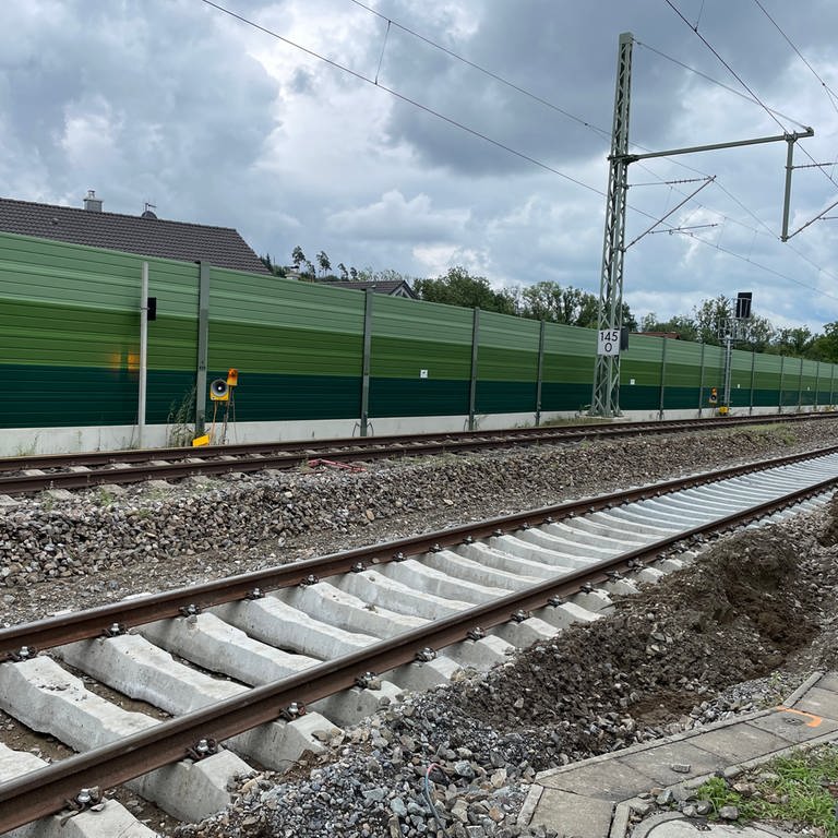 Laute Sirenen wegen Bahnbauarbeiten stören Anwohner, Touristen und Gastgeber rund um Lindau. (Foto: SWR, Corinna Scheller)