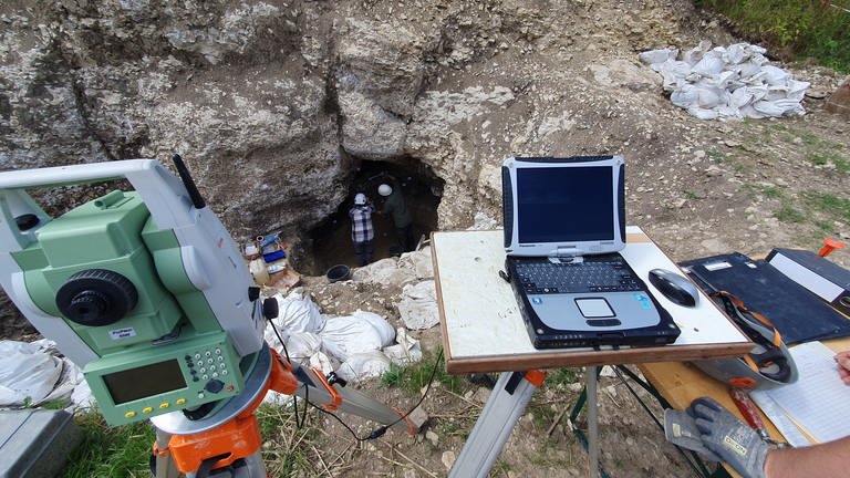 Höhlen-Eingang in Engen entdeckt: Höhle stammt aus der späten Eiszeit. (Foto: SWR, Fiehler)