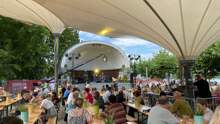 Seenachtfest Konstanz 2023 mit Blick auf die SWR-Bühne.