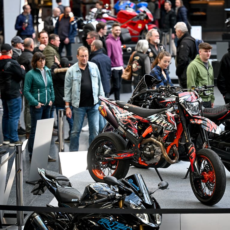 Die Messe Motorradwelt Bodensee in Friedrichshafen hat begonnen