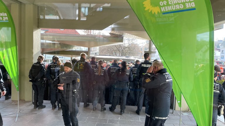 Chaos durch Bauernproteste vor dem Politischen Aschermittwoch in Biberach. (Foto: SWR, Johannes Riedel)