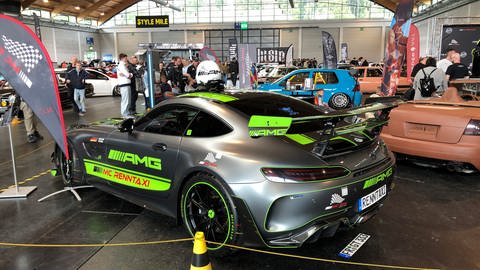 Getunte Autos auf der Messe "Tuning World Bodensee" 2024 in Friedrichshafen