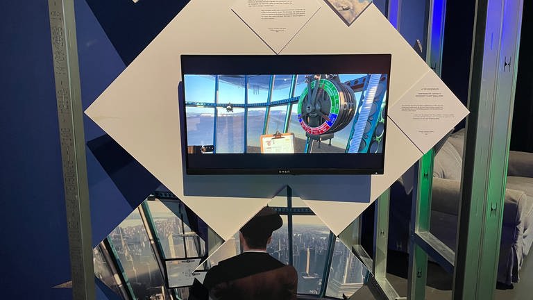 Auch ein Videospiel: Es simuliert den Flug mit einem Zeppelin nach New York. Die Besucherinnen und Besucher dürfen steuern.