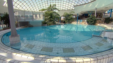 Spaßbad Aquatoll Neckarsulm Innenbereich (Foto: SWR)
