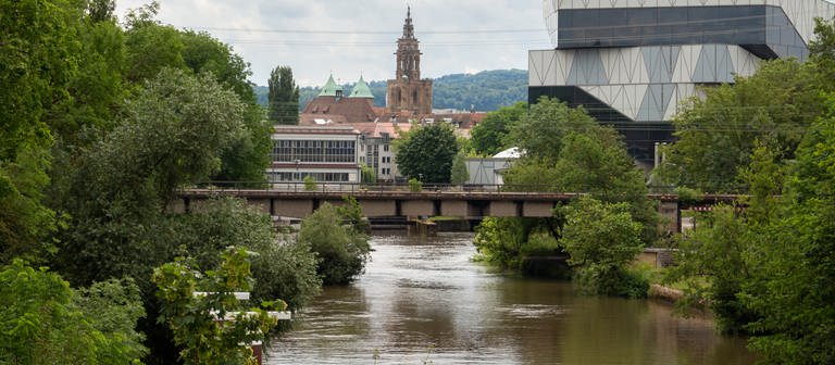 Neckar in Heilbronn mit Blick auf Experimenta und Kilianskirche (Foto: SWR, Jürgen Härpfer)