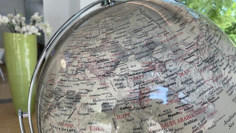 Ein Globus im Heilbronner Reisebüro Traumreisen (Foto: SWR)