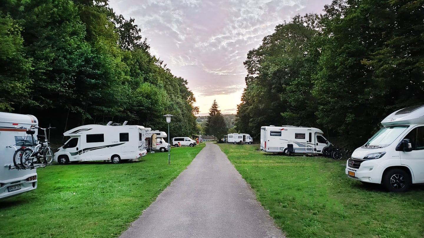 Wohnmobile auf dem Natur Campingplatz Bad Mergentheim