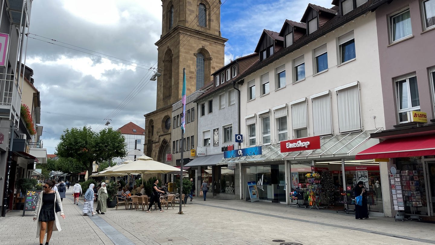 Fußgängerzone in der Innenstadt von Heilbronn mit den üblichen Geschäften (Foto: SWR)