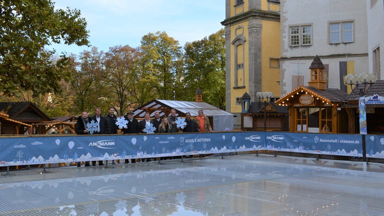 „Winterzauber“ mit Eisbahn im Schlosshof eröffnet  (Foto: Stadt Bad Mergentheim)