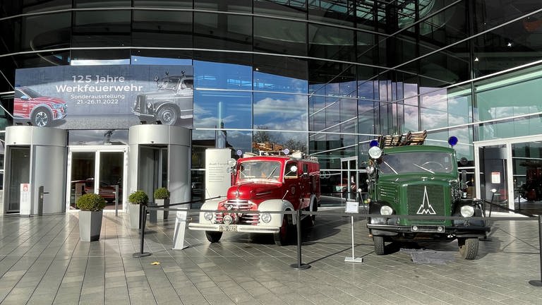 Die Ausstellung zeigt historische und moderne Fahrzeuge aus 125 Jahren Werksfeuerwehr-Geschichte. (Foto: SWR)