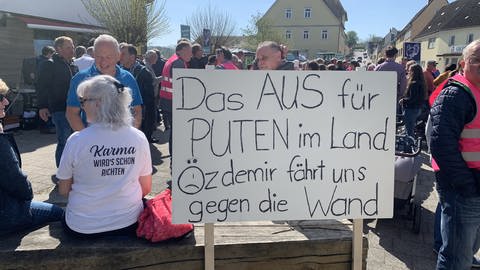Demonstrationen von Landwirten in Kirchberg an der Jagst im Rahmen einer Nachhaltigkeitskonferenz (Foto: SWR)