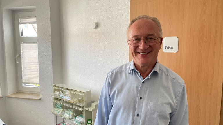 Hausarzt Manfred Frenzel geht mit 71 Jahren in den Ruhestand. (Foto: SWR)