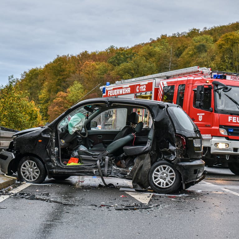 Schwerer Verkehrsunfall bei Forchtenberg (Foto: onw-images.de/ Fabian Koss)