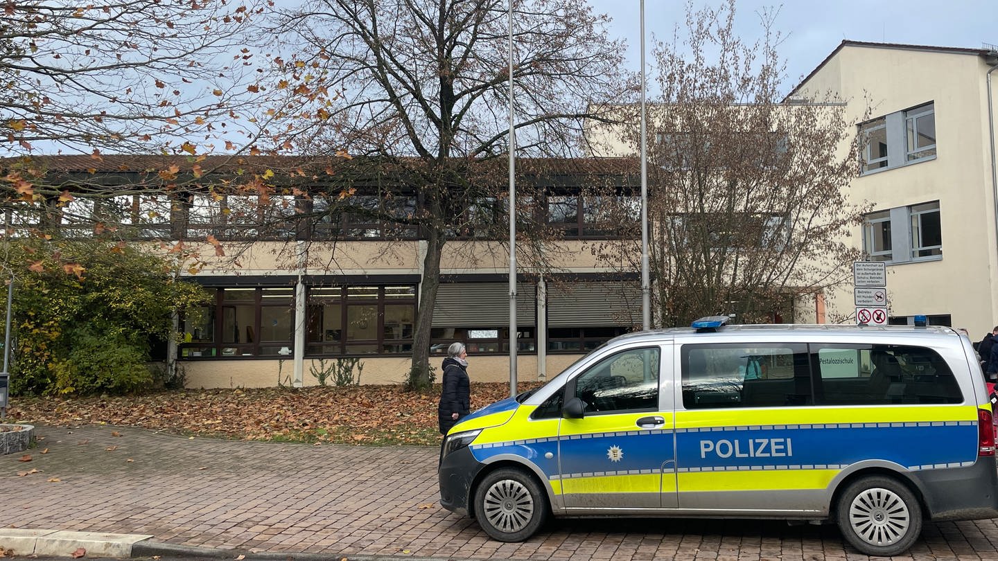 An der Pestalozzischule in Neckarsulm (Kreis Heilbronn) wurde Pfefferspray versprüht. Drei Mädchen mussten ärztlich behandelt werden. (Foto: SWR)