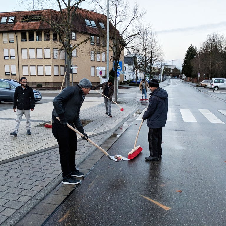 Junge Muslime treffen sich in Heilbronn zum Neujahrsputz (Foto: Ahmadiyya Muslim Jamaat Gemeinde  )