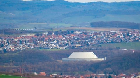 Der Kühlturm des Kernkraftwerks Neckarwestheim (Foto: picture-alliance / Reportdienste, picture alliance/dpa | Bernd Weißbrod)