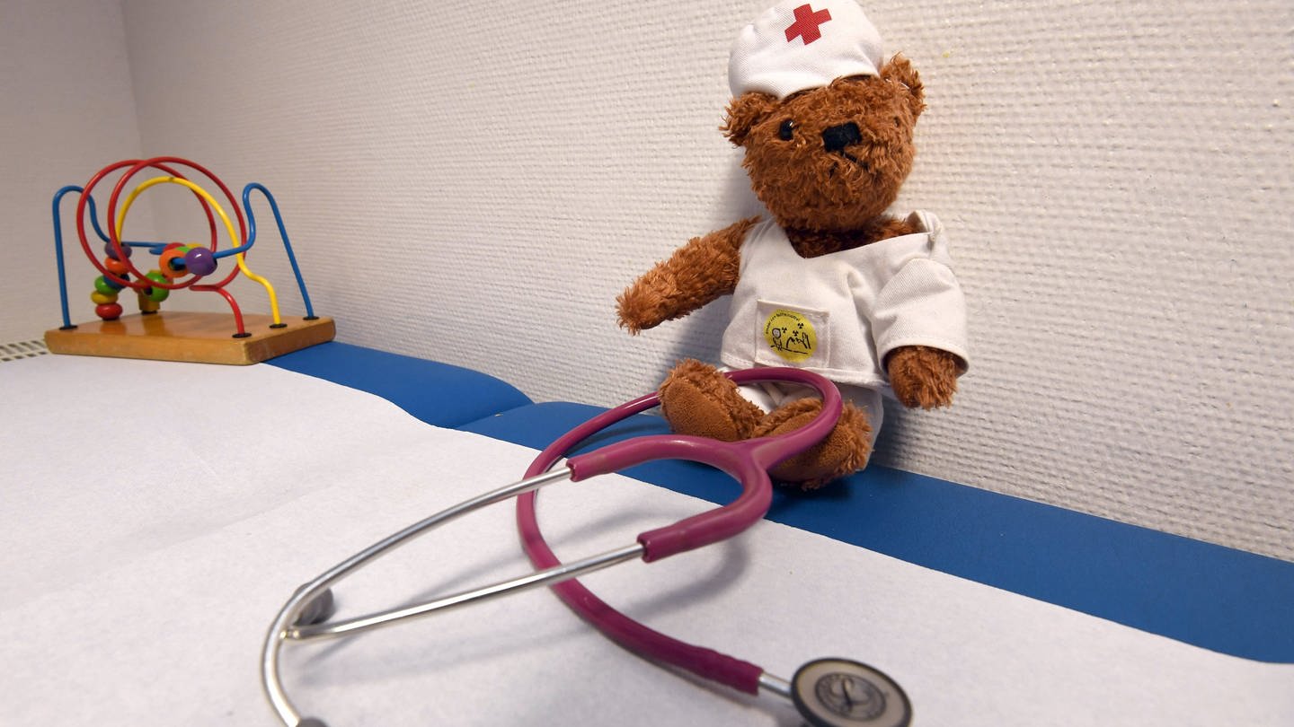 Die einzige Kinderarztpraxis in Neckarsulm (Kreis Heilbronn) schließt zum 30. Juni 2024 (Symbolbild) (Foto: dpa Bildfunk, picture alliance/dpa | Carmen Jaspersen)