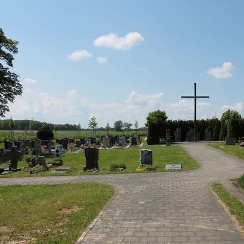 Der Friedhof in Wallhausen (Kreis Schwäbisch Hall): Hier steht das umstrittene Grabmal der Familie Schott.