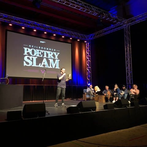 Beim Poetry Slam in Heilbronn wurden diesmal KI-generierte Texte vorgetragen - im Publikum hat es niemand gemerkt.