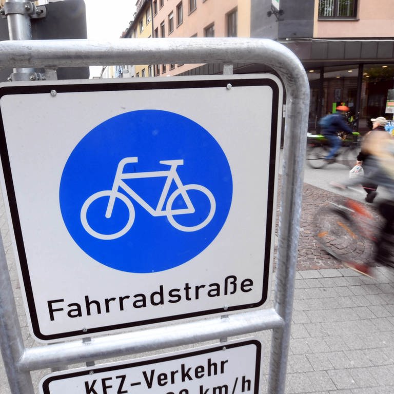 Fahrradstraße in Karlsruhe (Foto: dpa Bildfunk, Uli Deck)