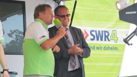 Waghäusels Oberbürgermeister Walter Heiler beim Sommererlebnis in SWR4 Baden-Württemberg mit SWR-Moderator Jürgen Essig. (Foto: Pressestelle, Stadt Waghäusel)