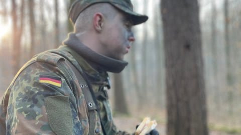 Das Biwak-Lager der Bundeswehr am Donnerstagmorgen (Foto: SWR)