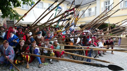 Das Mittelalterfest Peter-und-Paul-Fest ist nach zwei Jahren Corona-Pause wieder zurück (Foto: dpa Bildfunk, Uli Deck)