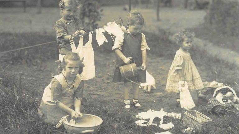 1923 Kindergruppe beim Spielen (Foto: Pressestelle, Sperlingshof)