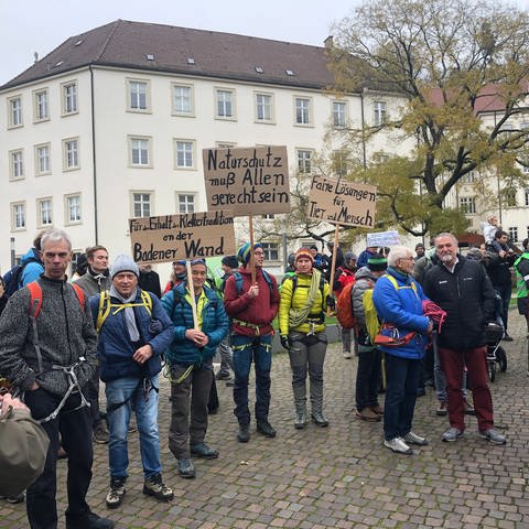 Baden-Baden: Demonstration gegen Felssperrung am Battert (Foto: SWR)