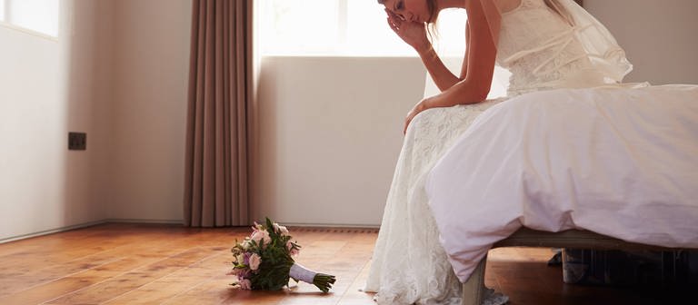 Traurige Braut (Foto: IMAGO, IMAGO / Shotshop)
