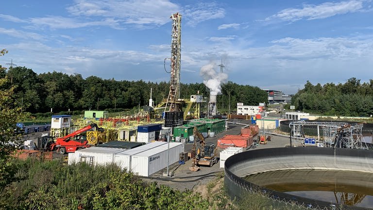 Geothermie im Kreis Karlsruhe: Die Anlage in Graben-Neudorf fördert erstmals Thermalwasser (Foto: SWR)