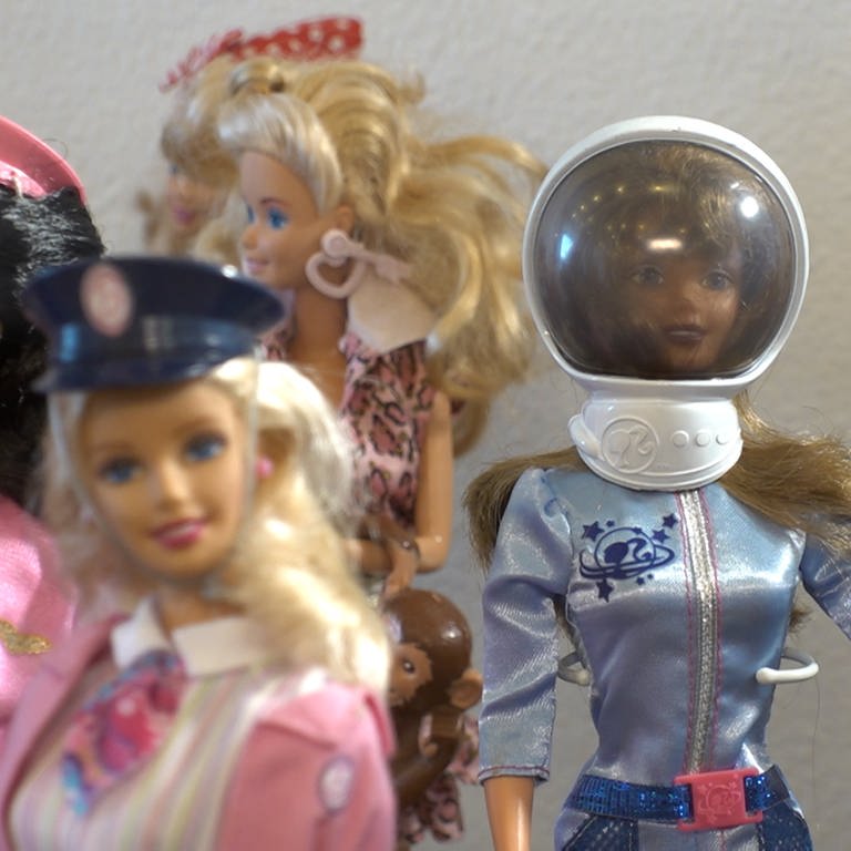 Barbie als Schaffnerin oder Astronautin bei Barbie Ausstellung im Schloss Bruchsal (Foto: SWR)