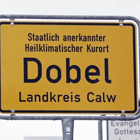 Ortsschild von Dobel im Kreis Calw (Foto: dpa Bildfunk, picture alliance/dpa | Uli Deck)