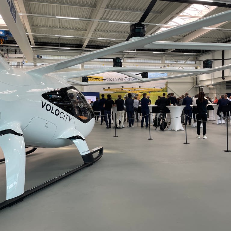 Volocopter will seine sog. "Multicopter" bzw. Flugtaxis aus Bruchsal in die ganze Welt fliegen lassen. Das soll ab Juli 2024 zu den Olympischen Spielen in Paris Wirklichkeit sein. (Foto: SWR)