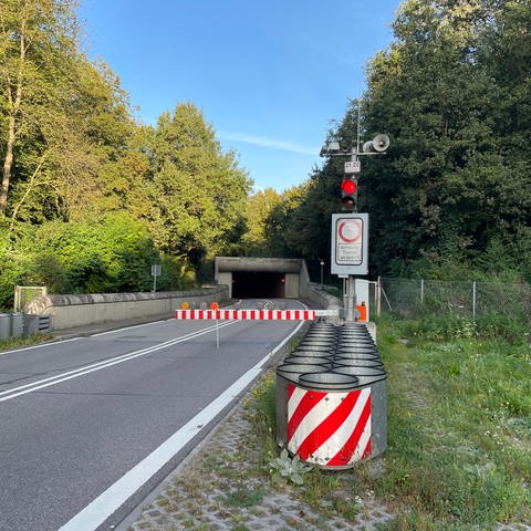In Rastatt gibt es einen Stromausfall. Es kommt zu Behinderungen unter anderem ist der Tunnel gesperrt und Ampeln ausgefallen. (Foto: SWR, Patrick Neumann)