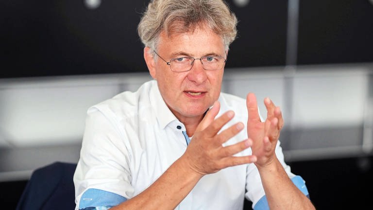 Der Oberbürgermeister von Karlsruhe, Frank Mentrup, sieht Chancen für das Werk des Reifenherstellers Michelin (Foto: picture-alliance / Reportdienste, Picture Alliance)