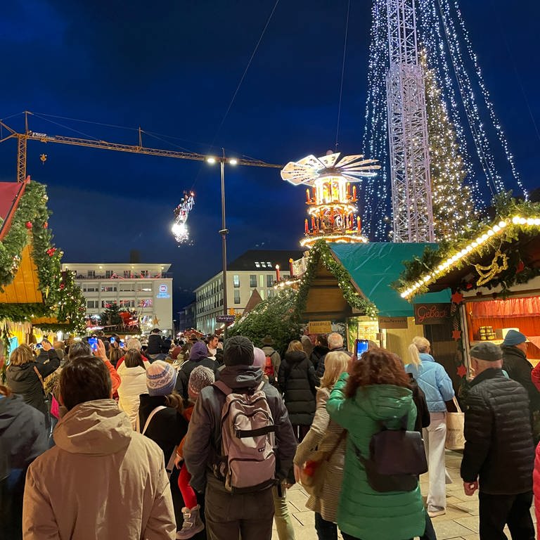 Der Gemeinderat von Karlsruhe hat am Dienstag die Erhöhung der Standgebühren für Schausteller auf dem Weihnachtsmarkt im kommenden Jahr abgelehnt. (Foto: SWR)