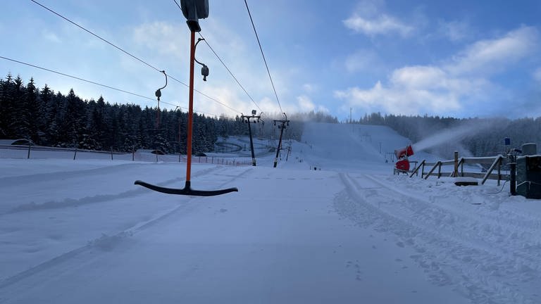 Wintersport im Nordschwarzwald: Nach dem Neuschnee Ende Januar haben Lifte und Skipisten dort wieder geöffnet (Foto: SWR, Susann Bühler)