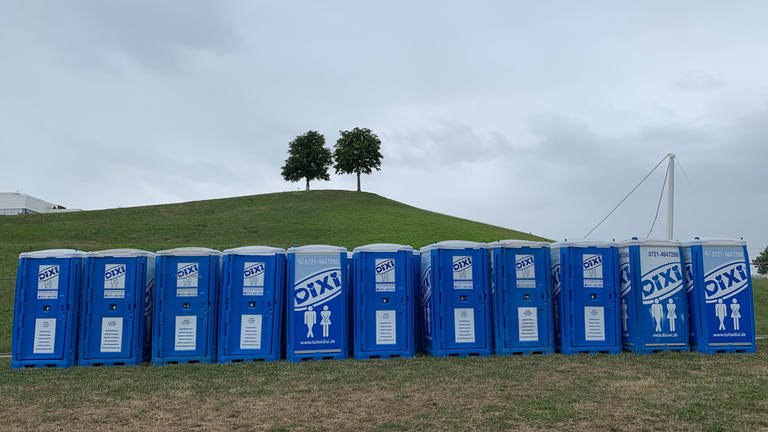 Toilettenhäuschen für DAS FEST in Karlsruhe (Foto: SWR)