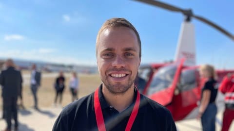 Der 30-jährige Nico Geister macht eine Ausbildung zum Hubschrauberpiloten (Foto: SWR)