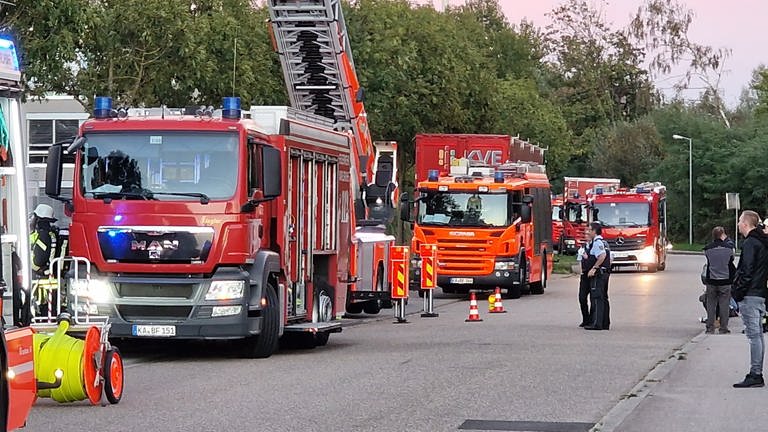 Keine Verletzten bei Gefahrstoffeinsatz im Karlsruher Hafengebiet (Foto: Einsatzreport 24)