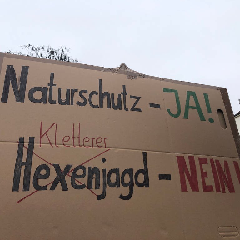 Baden-Baden: Demonstration gegen Felssperrung am Battert-Massiv (Foto: SWR)
