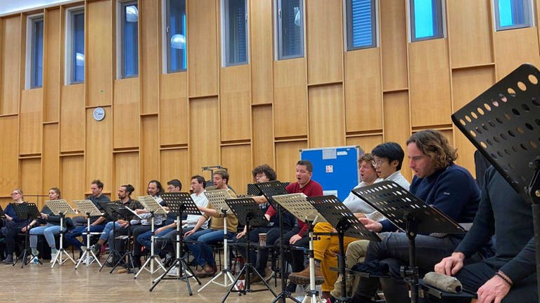 Proben des Vocalensemble Rastatt zur h-Moll-Messe in der Staatsoper Hamburg (Foto: Pressestelle, Vocalensemble Rastatt / Kian Jazdi)
